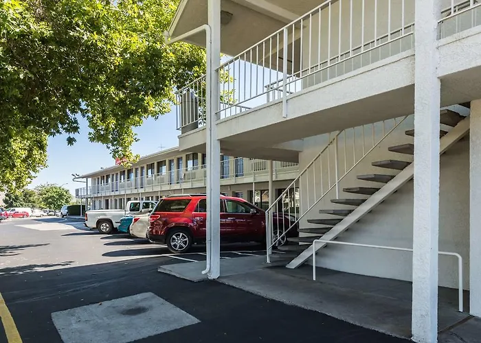 Motel 6-Reno, Nv - Virginia Plumb